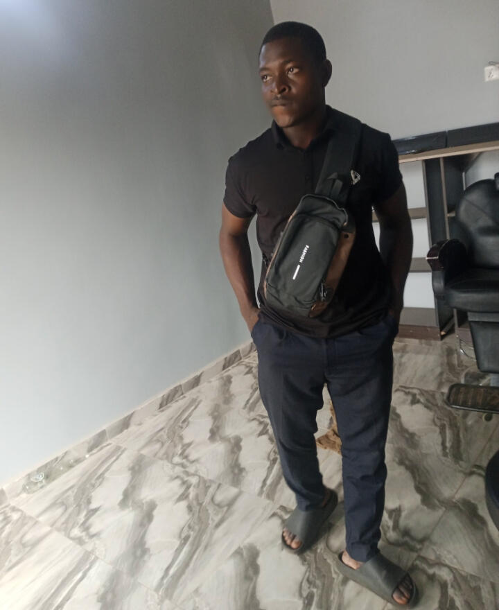Adjustable straps for comfortable wear during long work hours